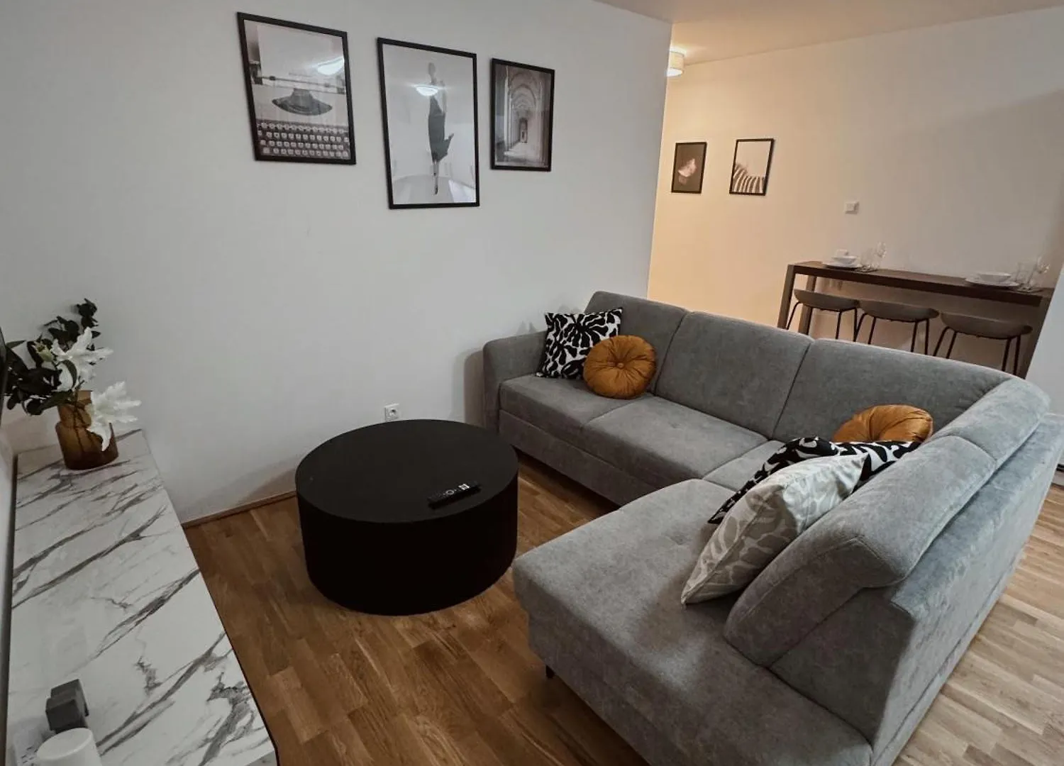 Urban Living Ferchergasse Vienna Apartment