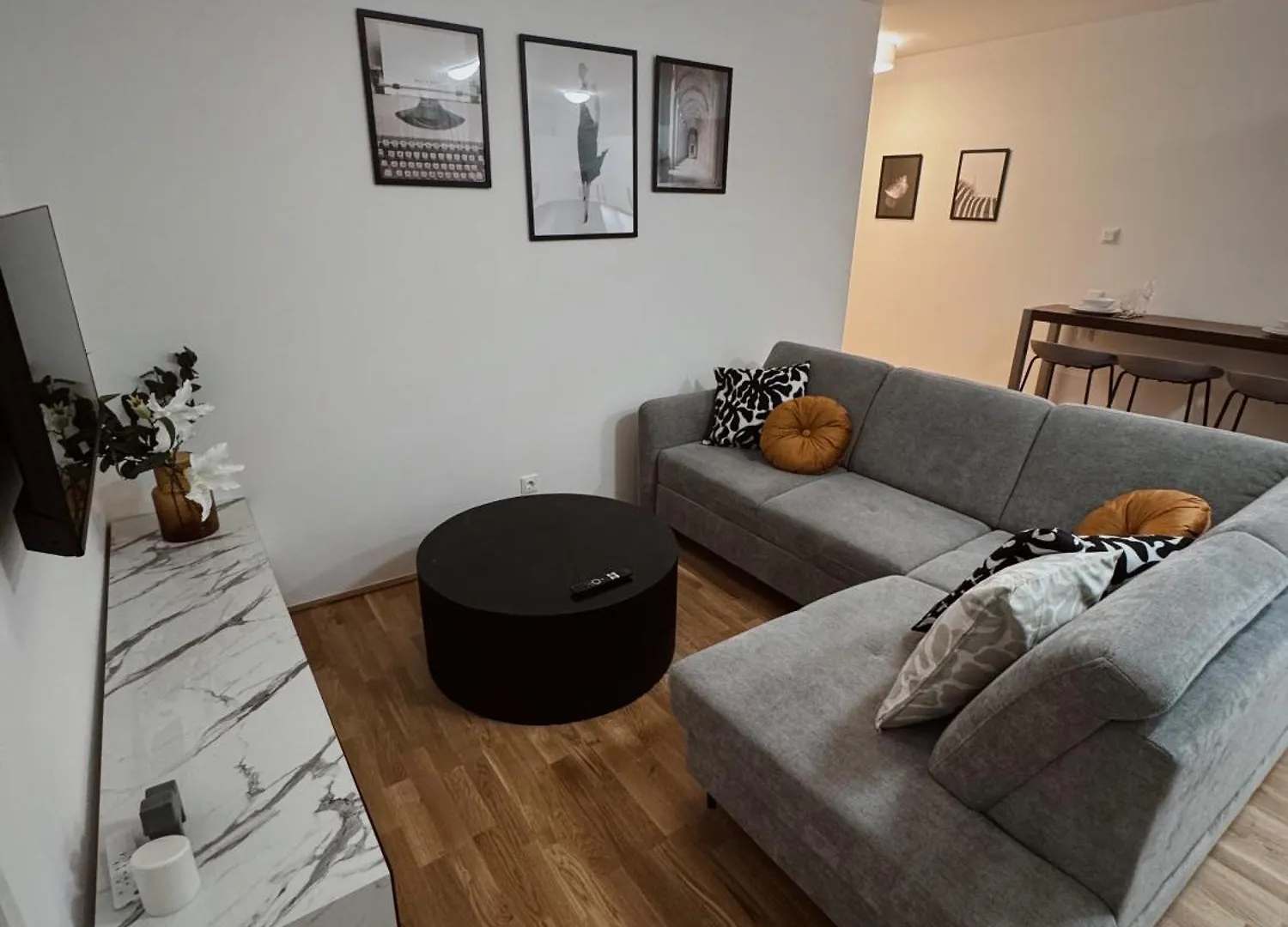 Urban Living Ferchergasse Vienna Apartment