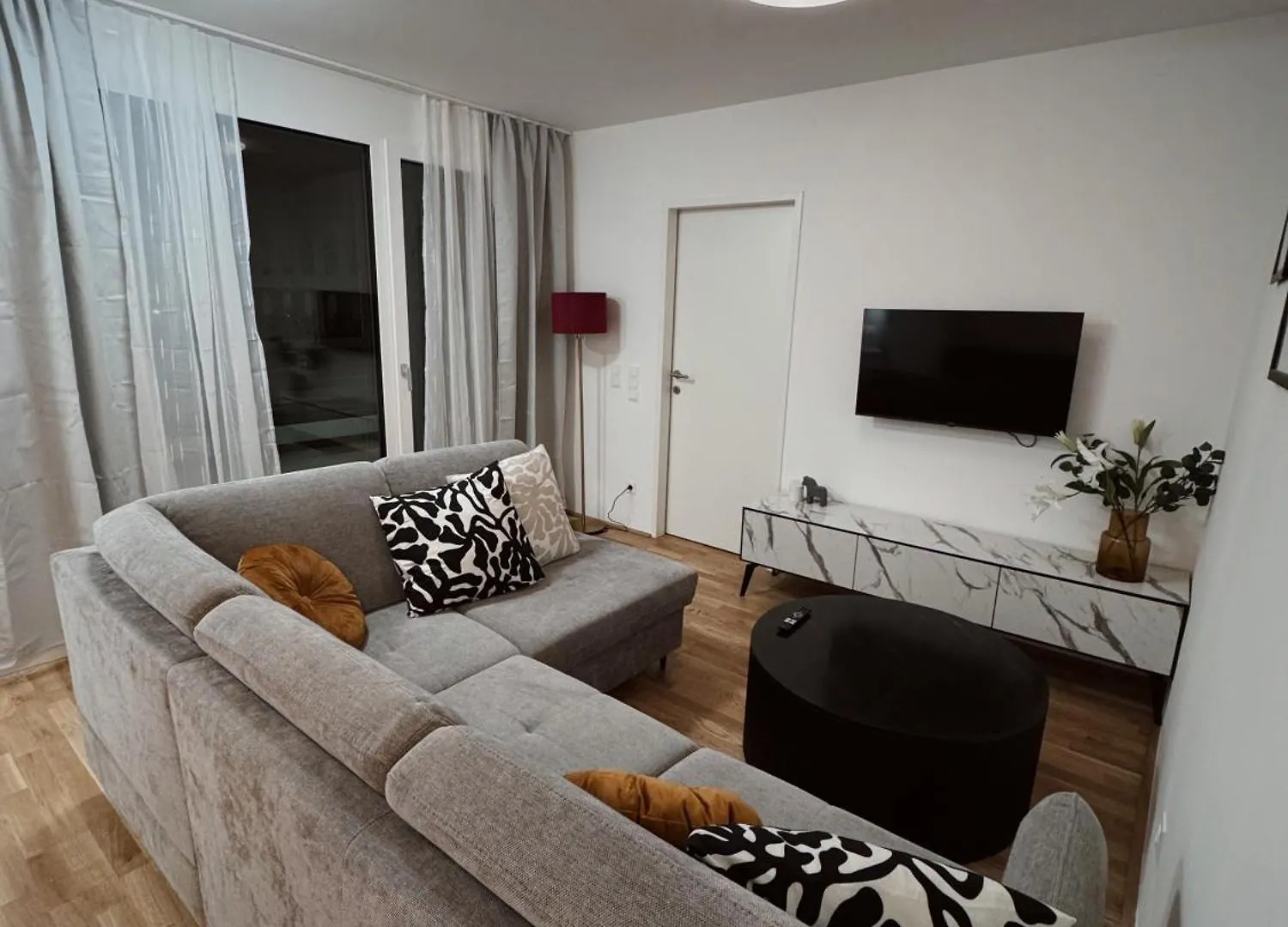 Urban Living Ferchergasse Vienna Apartment